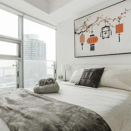 Luxury 2-Bedroom Condo Parking, View Of Cn Tower Toronto Eksteriør billede