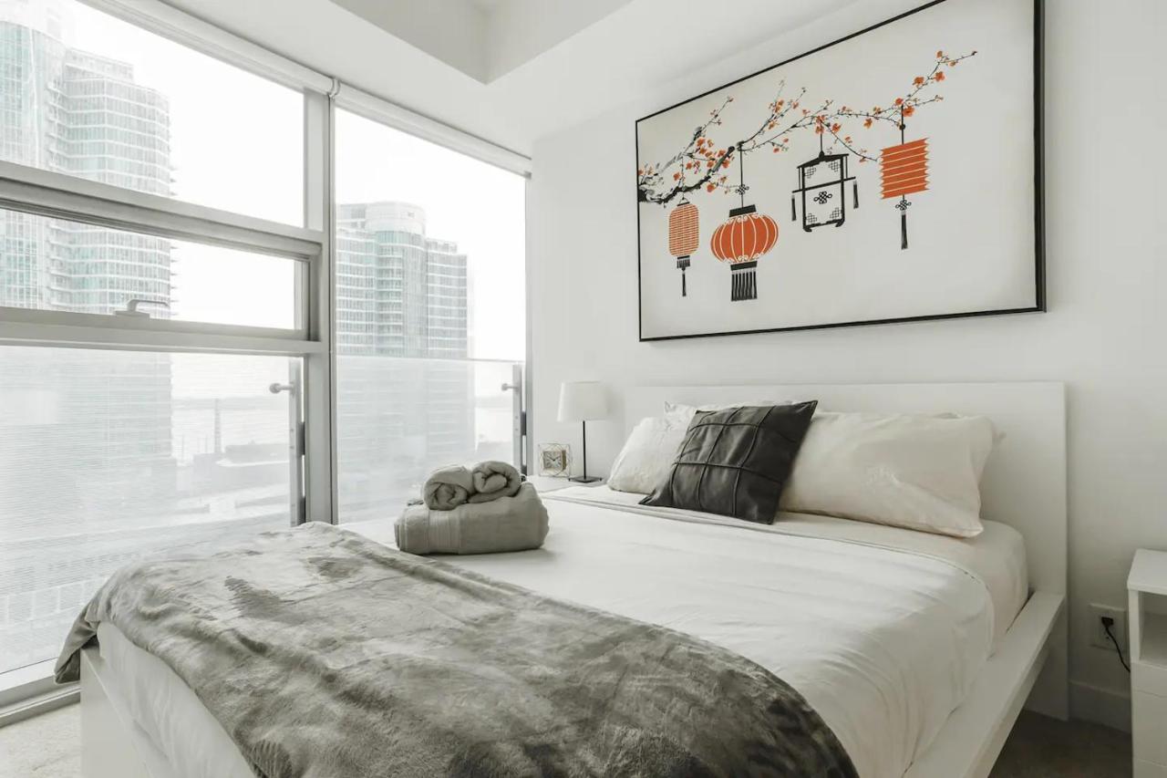 Luxury 2-Bedroom Condo Parking, View Of Cn Tower Toronto Eksteriør billede